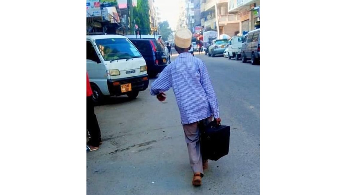 mzee mpili pic