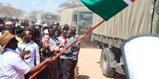 President Ruto in distribution of relief food in Turkana County. 