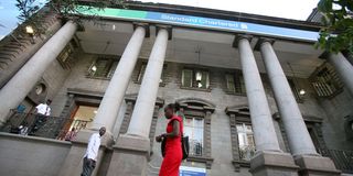 DNSTANCHARTBANK2203KL