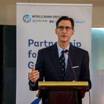 DNWorldBank0612btre