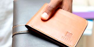 BDLThongeLeathertd