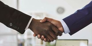 fotosearchhandshake