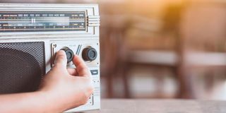 shutterstockradioHist(2)