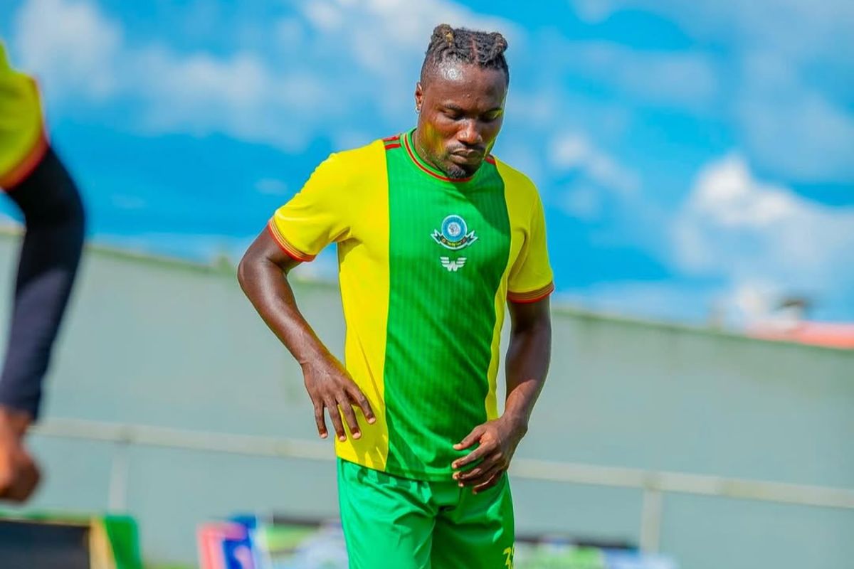
HAKUNA ubishi, straika wa Singida Black Stars, Jonathan Sowah ni kama ameshindikana kwa moto aliouonyesha kupitia mechi 11 za Ligi Kuu Bara akifunga mabao 11 na kiwango hicho kimezifanya timu...