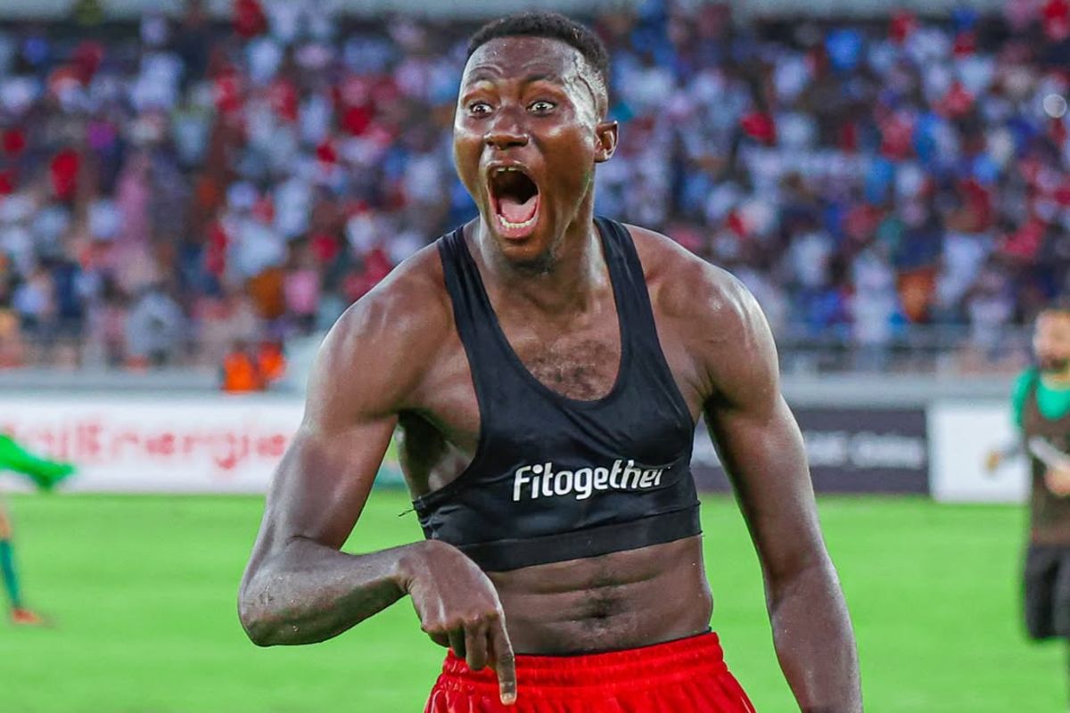 
KAMA utani hivi, beki wa kati Simba, Chamou Karaboue amebadili uamuzi wa mabosi wa klabu hiyo kutokana na kiwango chake, huku kocha wa kikosi hicho, Fadlu Davids akisema amefanikiwa kuwapa...